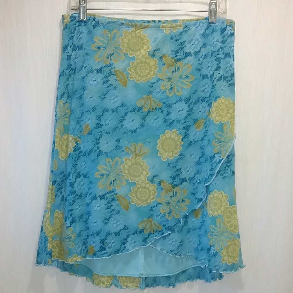 SOLD Women's / Juniors aqua & green skirt